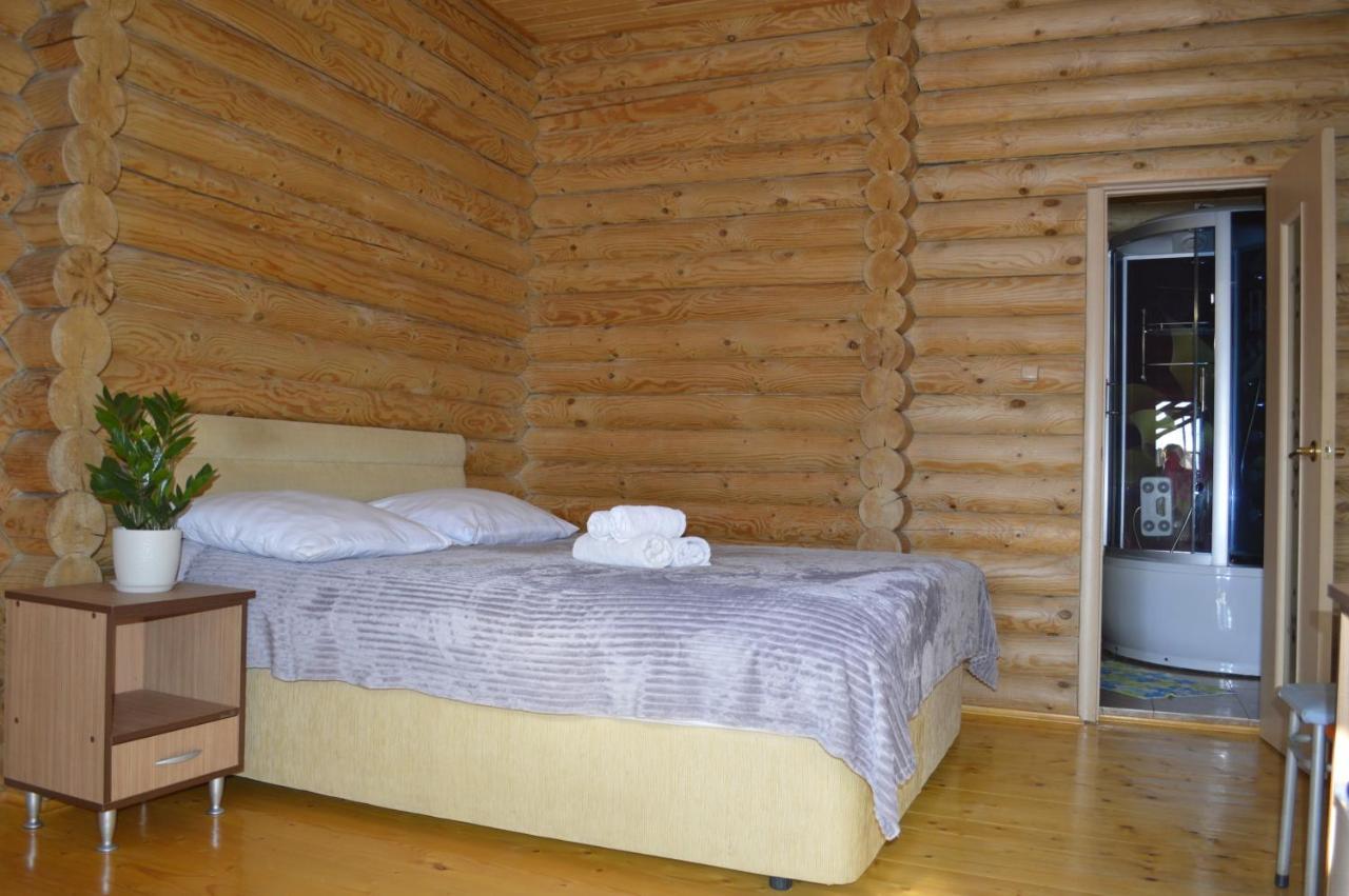 Абхазская Усадьба Hotel Gagra Exterior foto